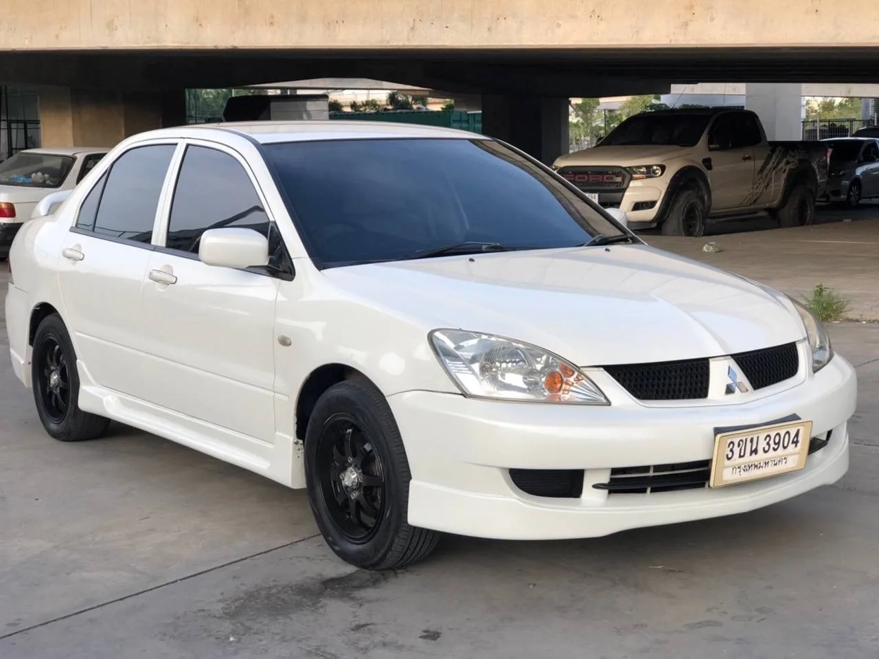 MITSUBISHI Lancer