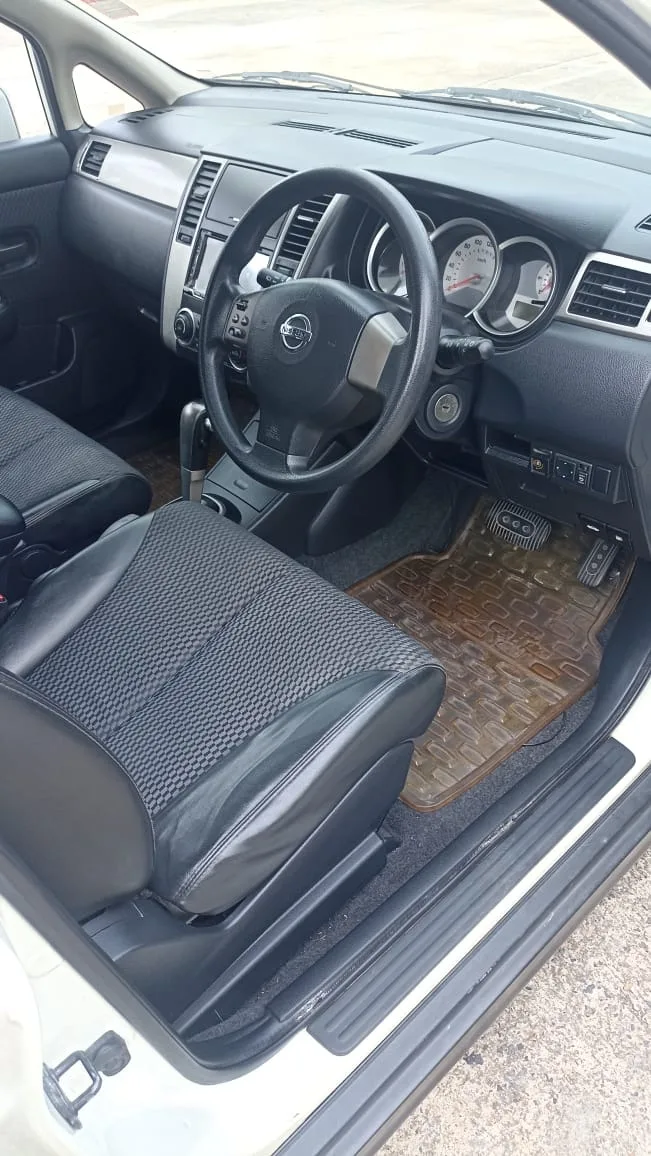 NISSAN Tiida — 5