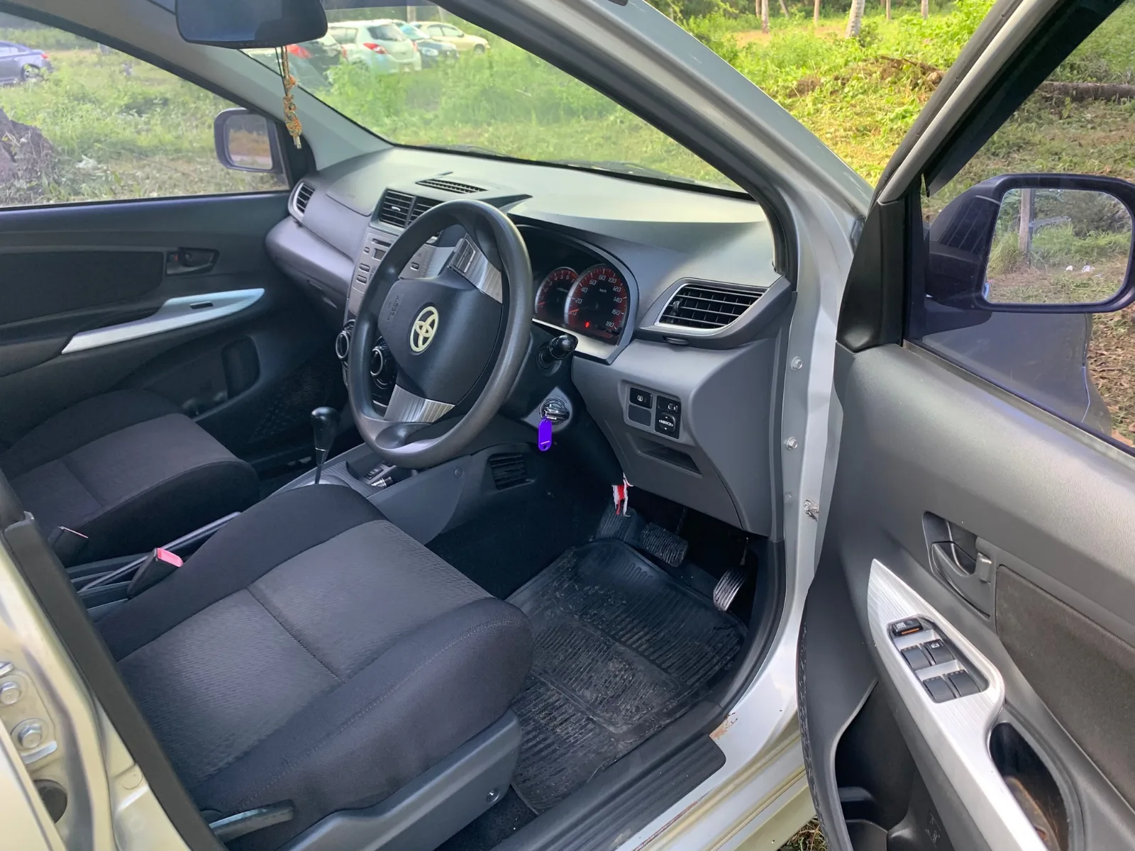 TOYOTA Avanza — 3