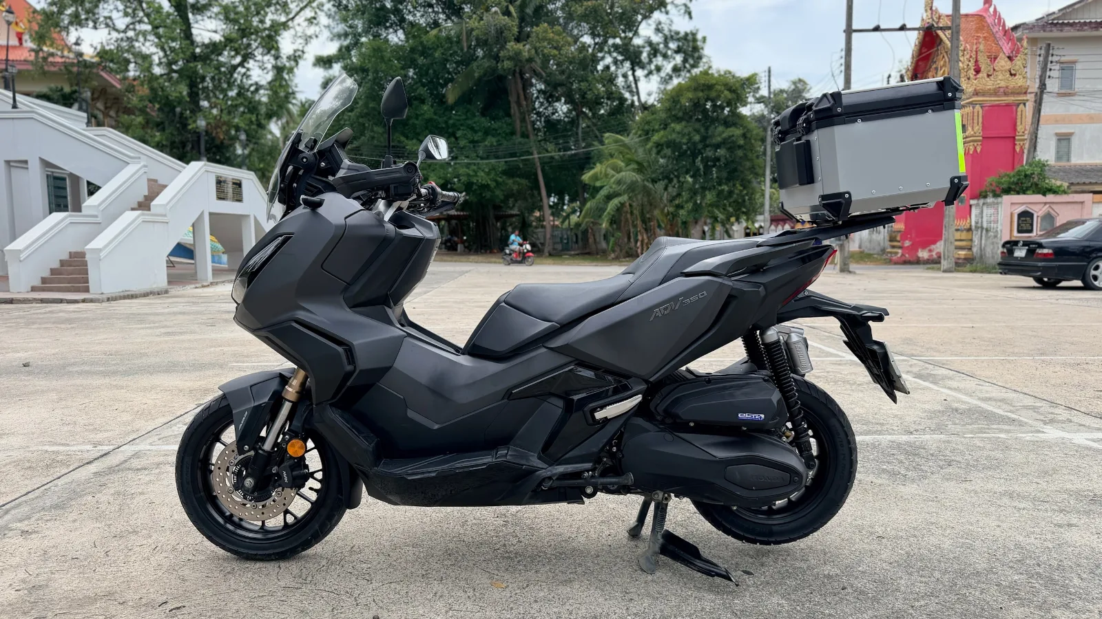 HONDA ADV