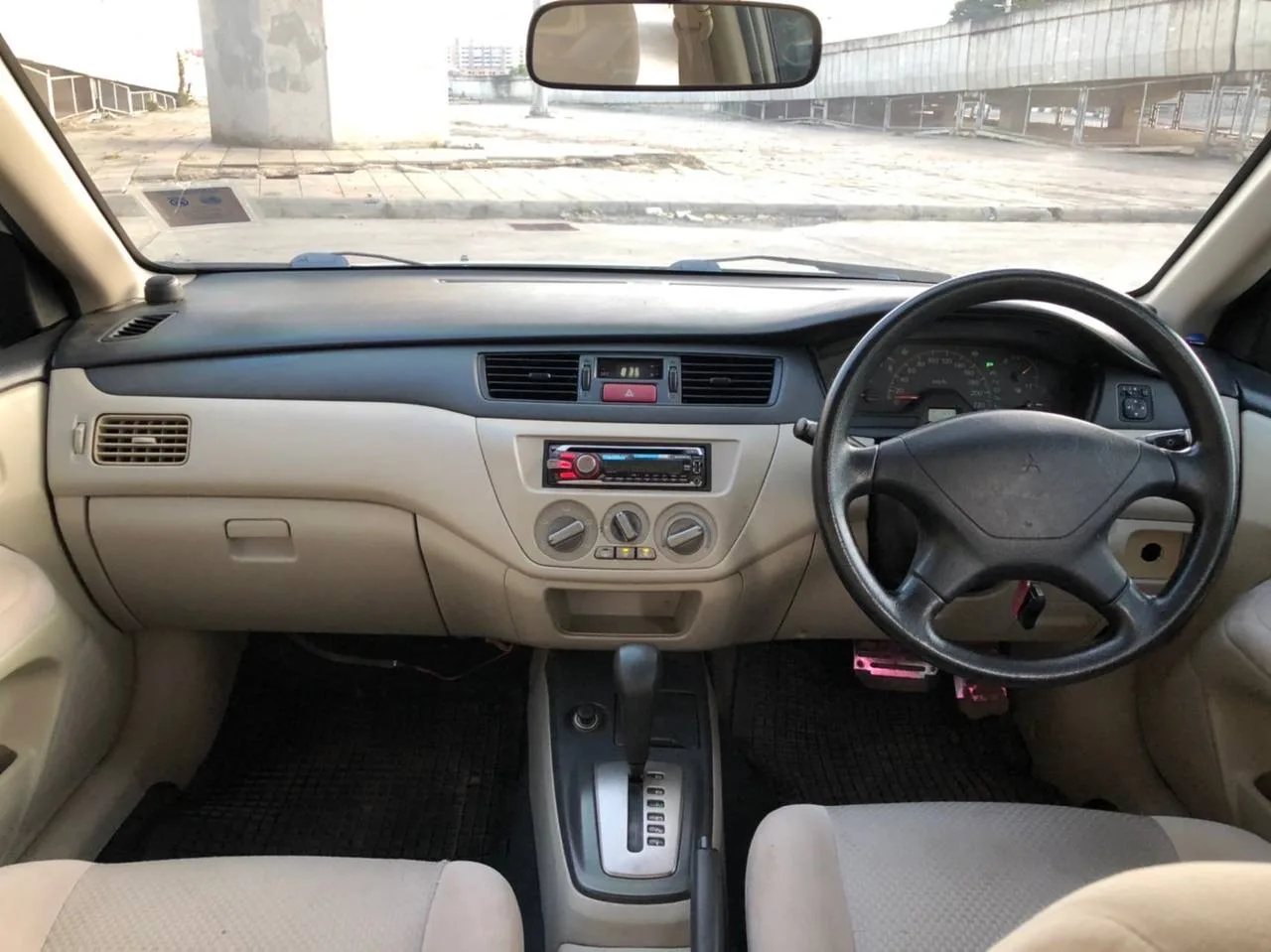 MITSUBISHI Lancer — 4