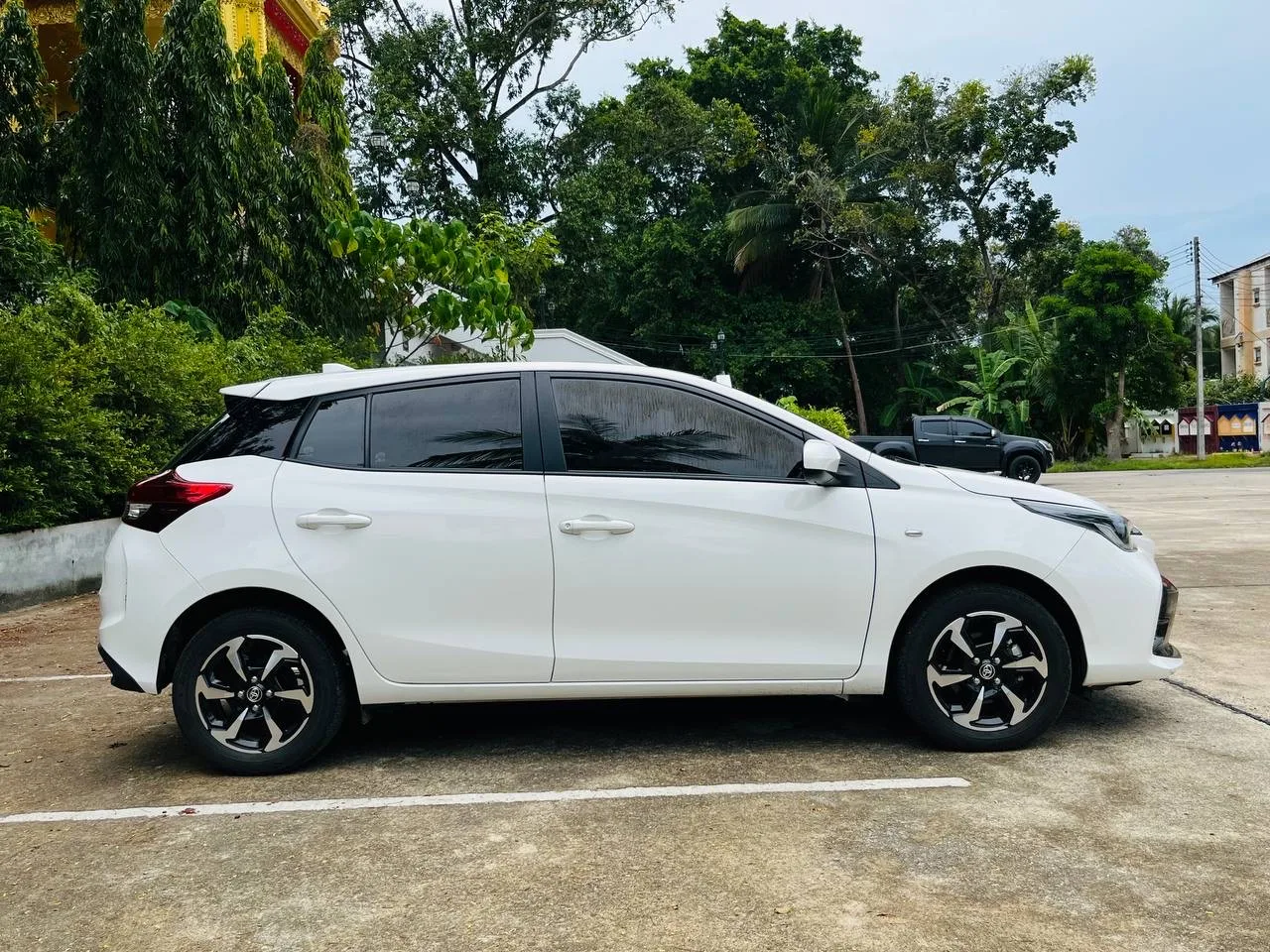 TOYOTA Yaris — 1