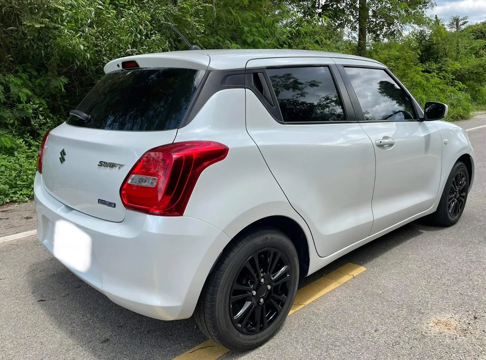SUZUKI Swift — 1