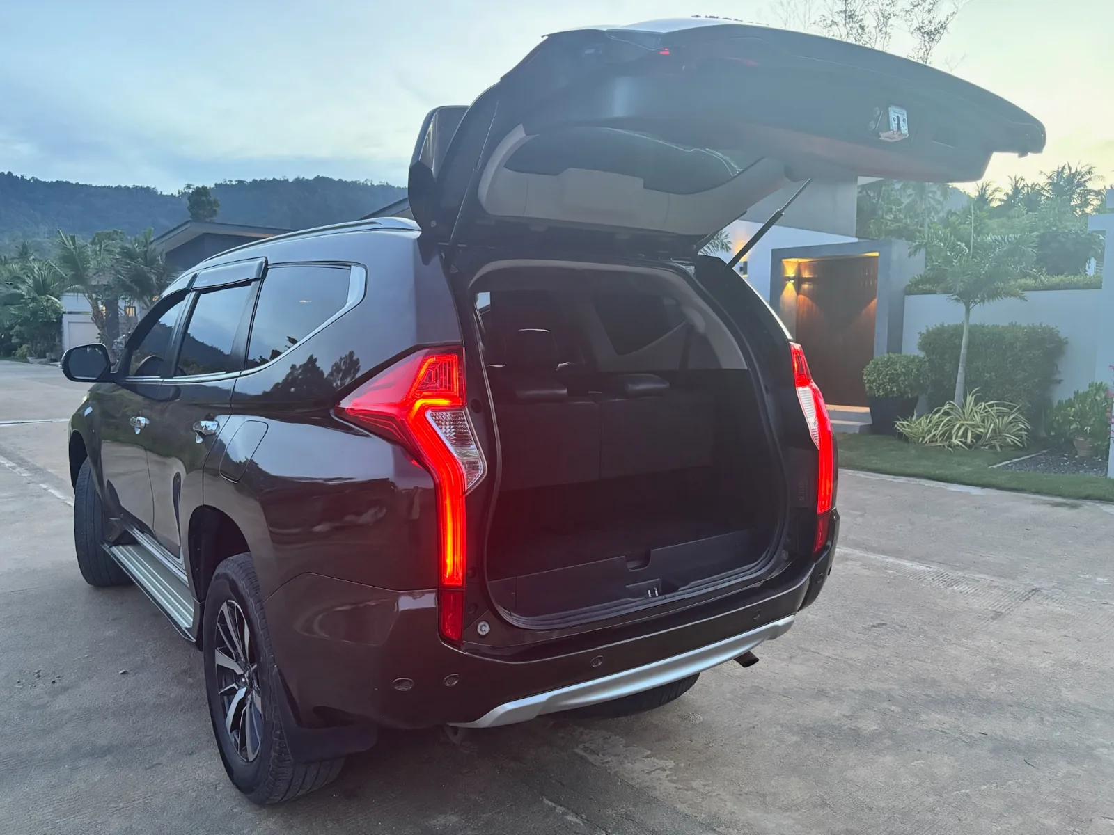 MITSUBISHI Pajero Sport — 10
