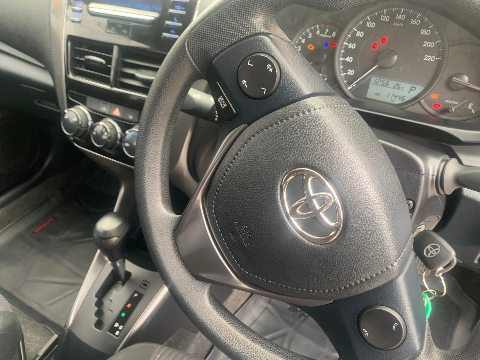TOYOTA Yaris — 7