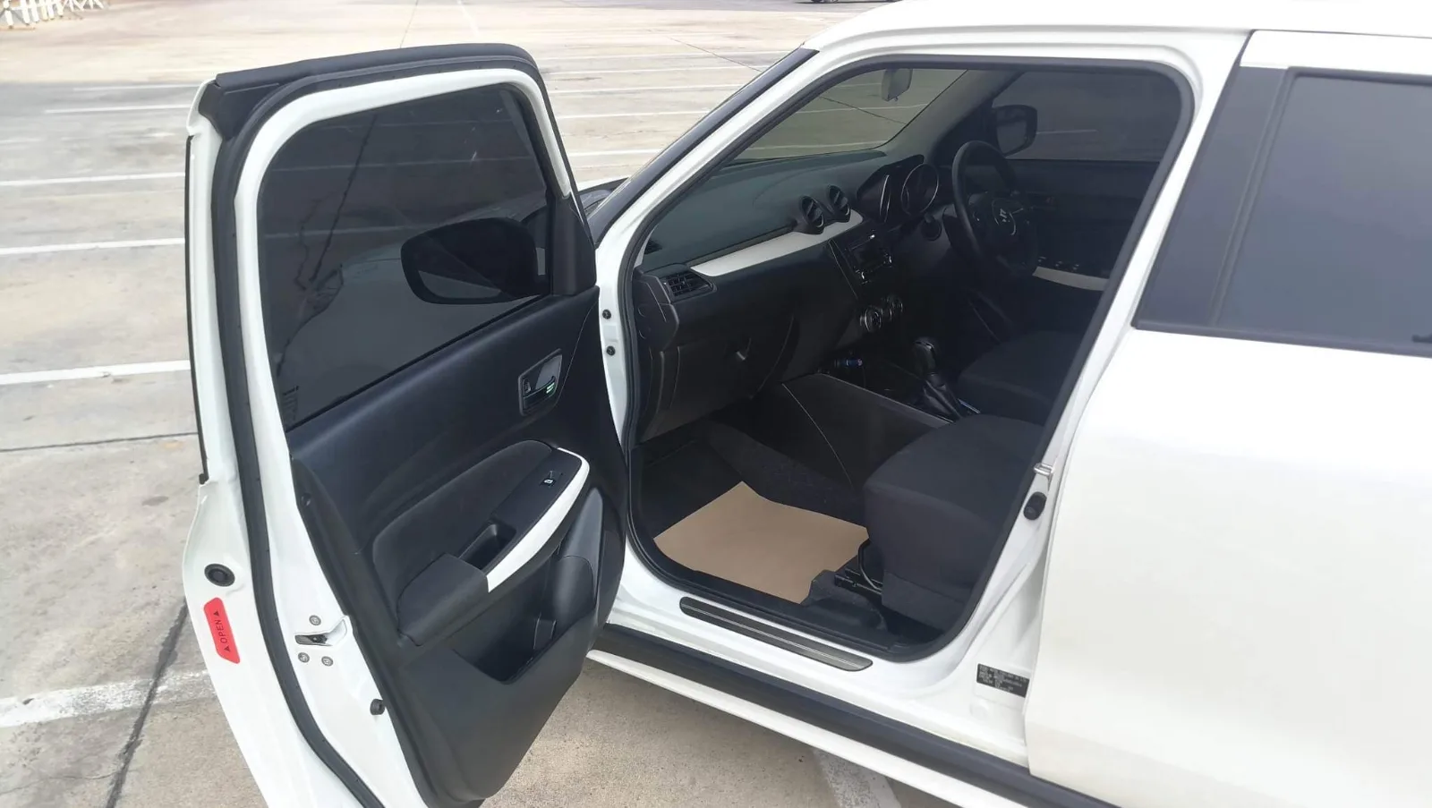 SUZUKI Swift — 5