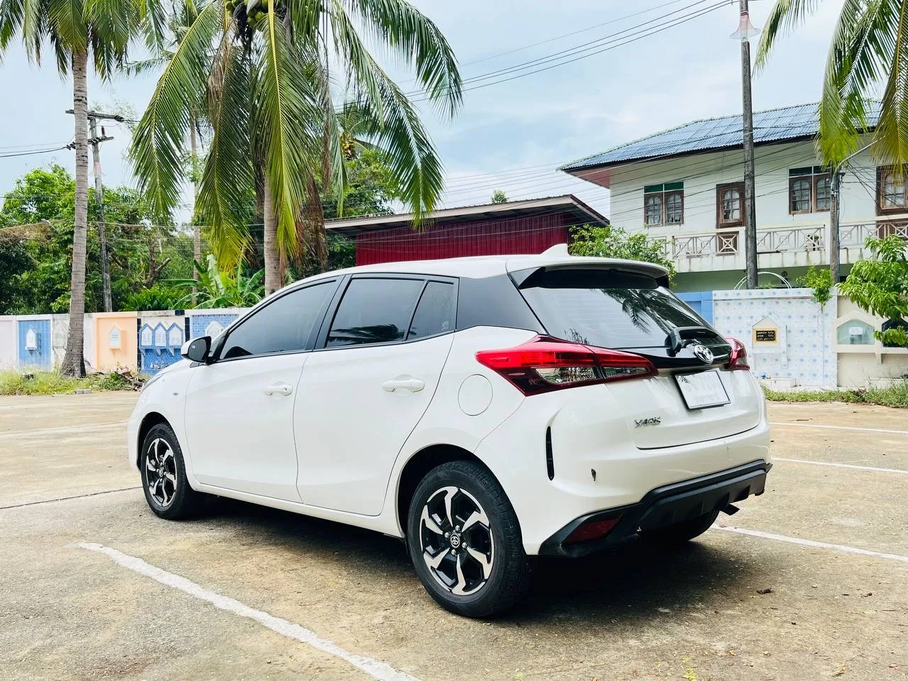 TOYOTA Yaris — 2