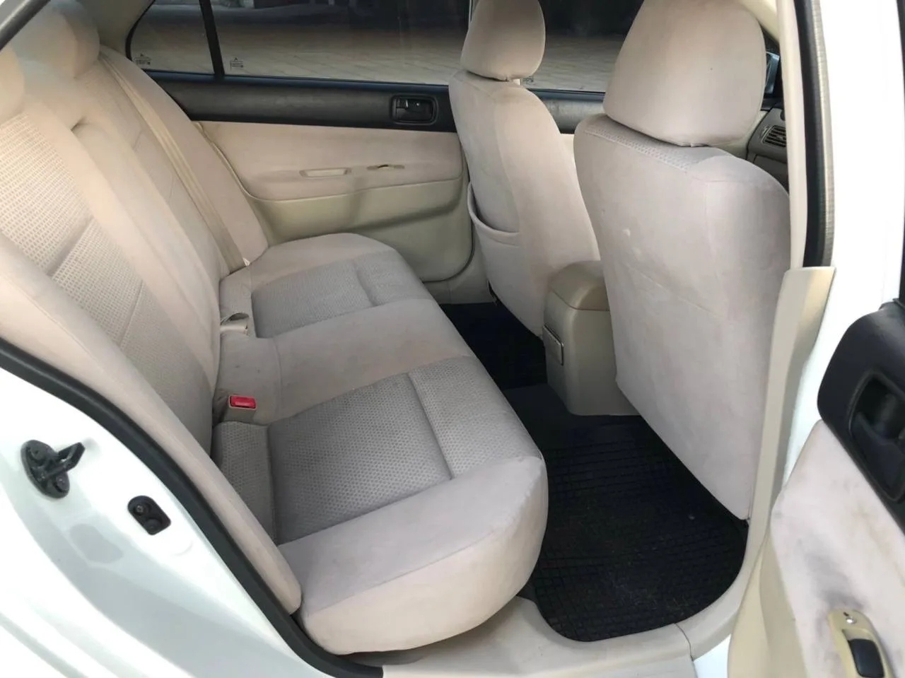 MITSUBISHI Lancer — 5