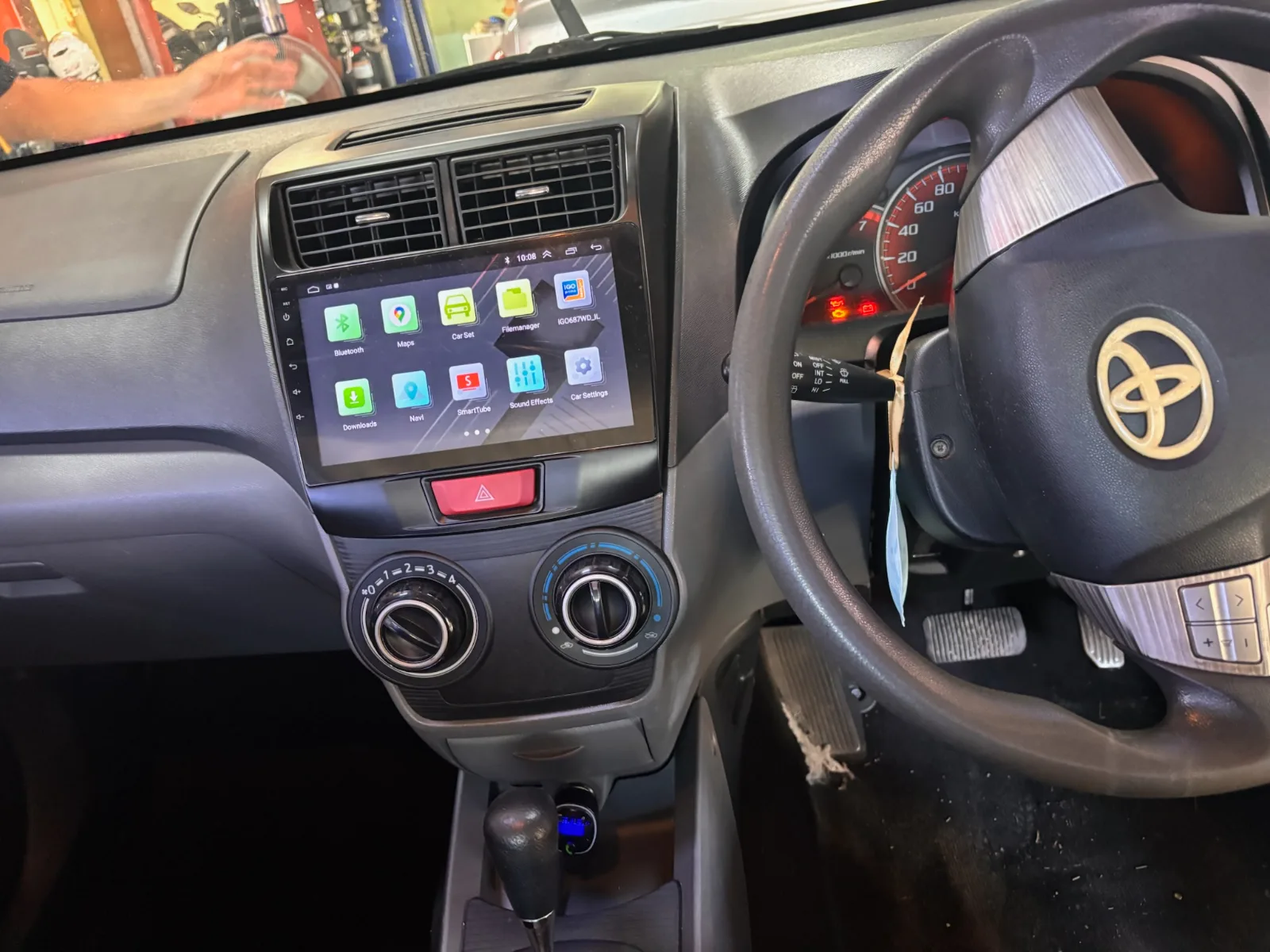 TOYOTA Avanza — 4