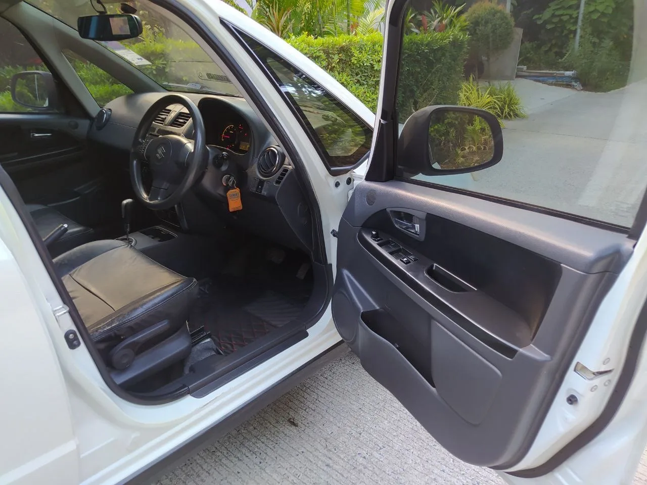 SUZUKI SX4 — 4