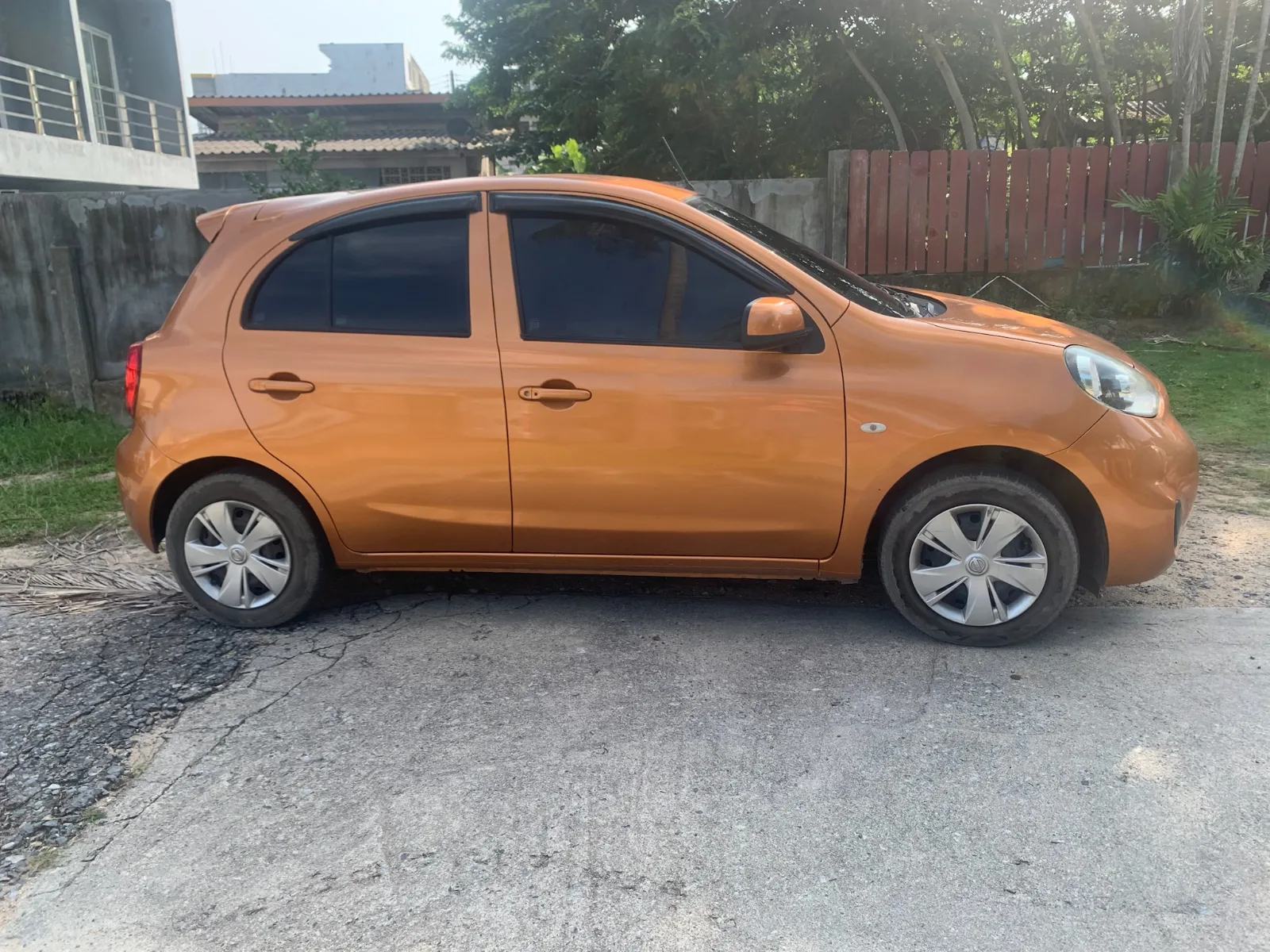 NISSAN March