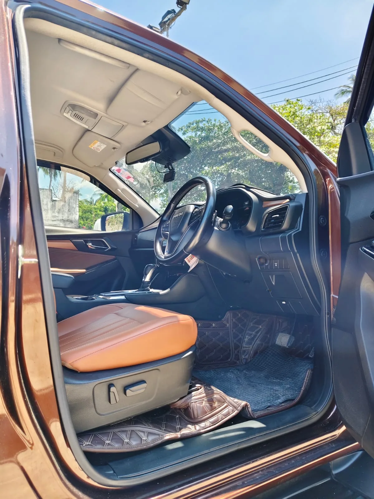 ISUZU MU-X 3.0 — 4