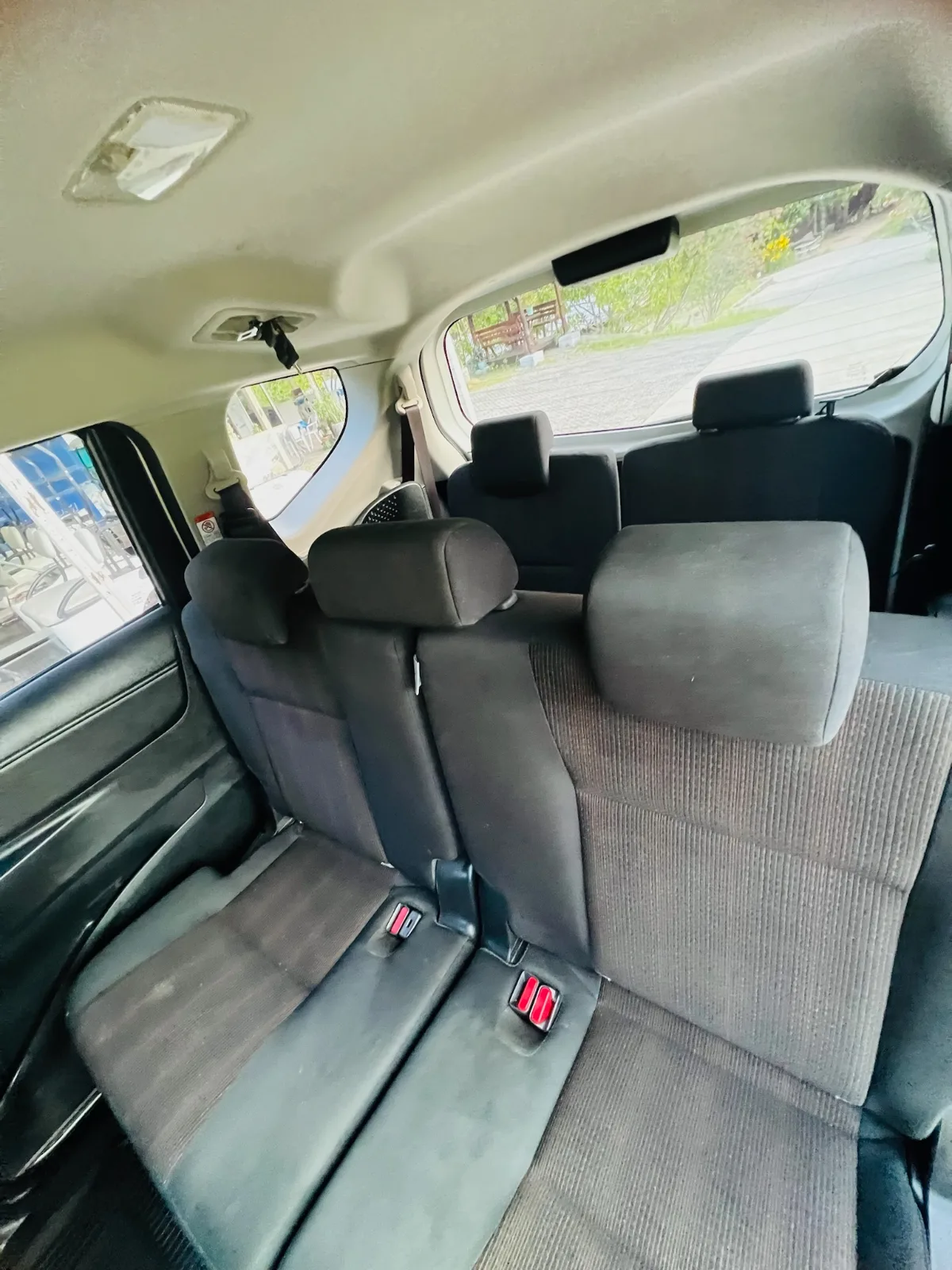 TOYOTA Sienta — 3