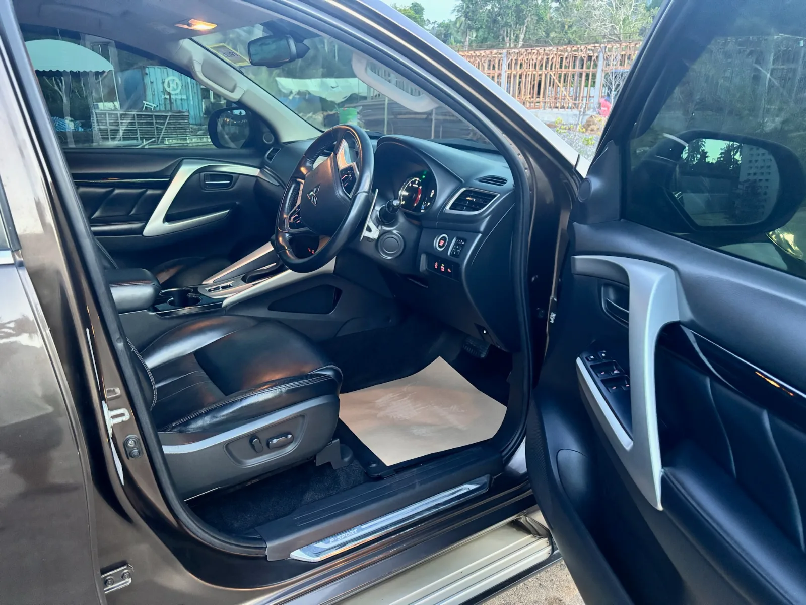 MITSUBISHI Pajero Sport — 5